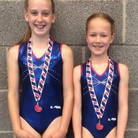 Sophie Sjoerdsma en Nynke de Bruin Fries Kampioenschap turnen